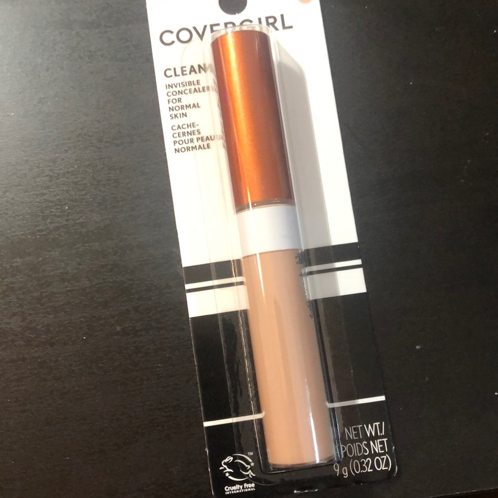 Covergirl concealer in shade light